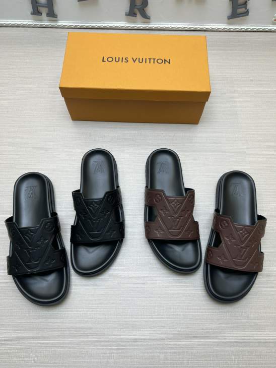Picture of Louis Vuitton Slippers _SKULVsz38-45mnf03561376